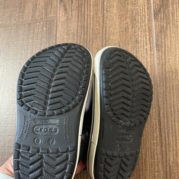 Crocs for kids size 6/7 - Picture 4 of 4